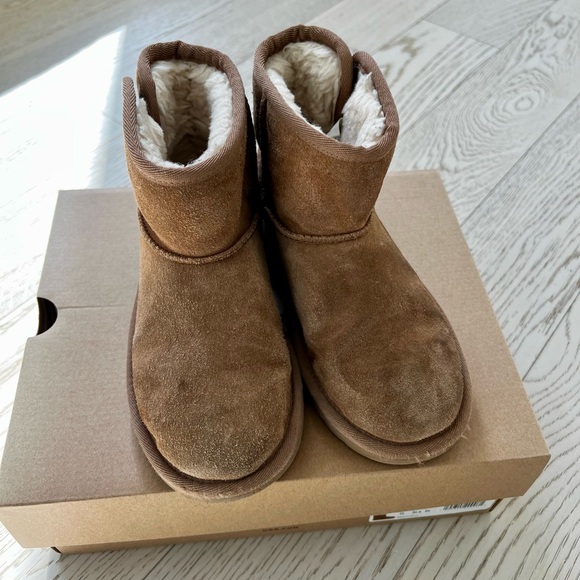 Ugg boot - Picture 5 of 5